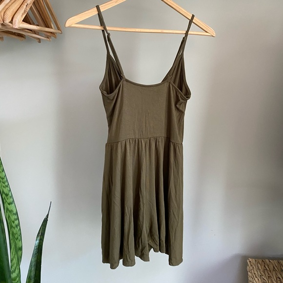 Army Green Romper - Garage Size XS - Picture 2 of 4
